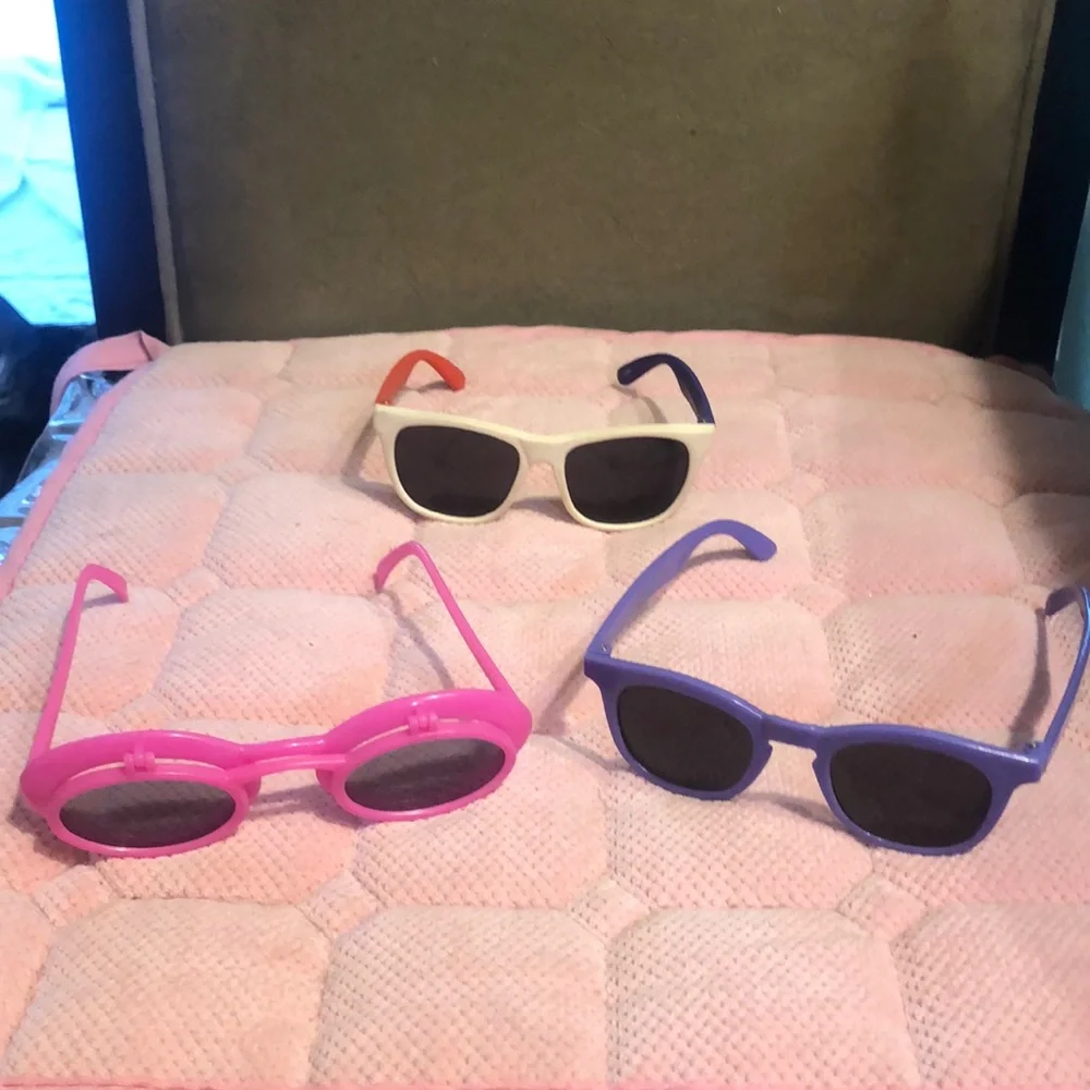 (3) Vintage pair of Kids Sunglasses 😎